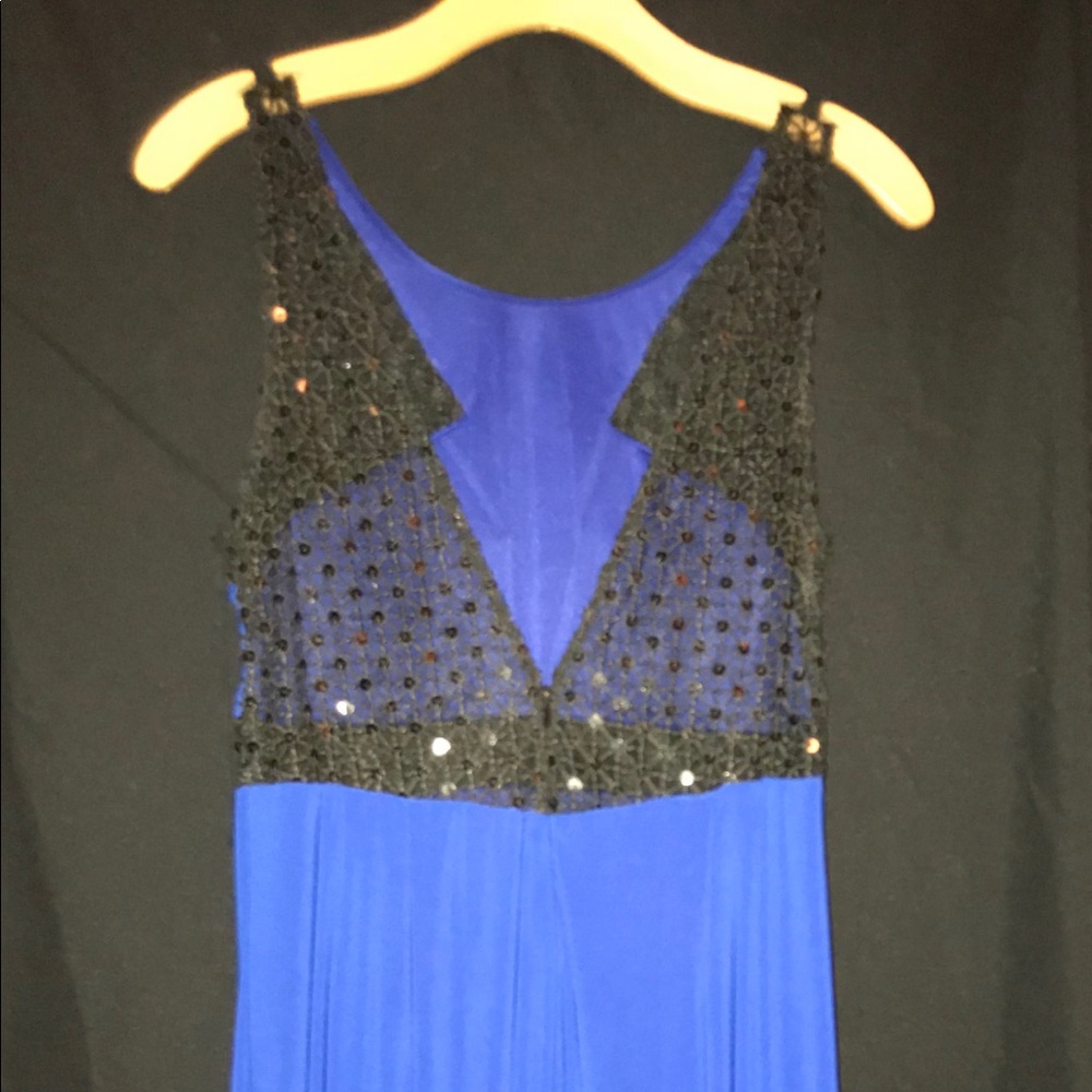 Beautiful gown from Cache! - Picture 4 of 6